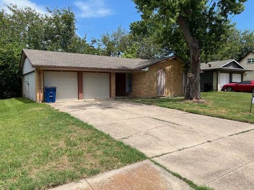 806 Phillips Dr, Ennis, TX, 75119-7630 | Card Image