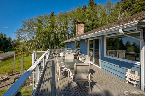 16 Channel View Ln, Hoquiam, WA, 98550-9730 | Card Image