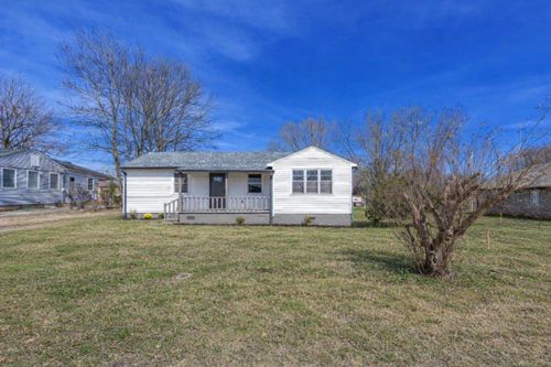 209 W Grand Ave, Muscle Shoals, AL, 35661-2115 | Card Image