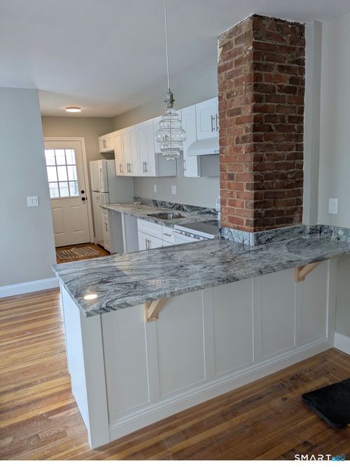 apt-2-34 Center St, Bristol, CT, 06010-4996 | Card Image