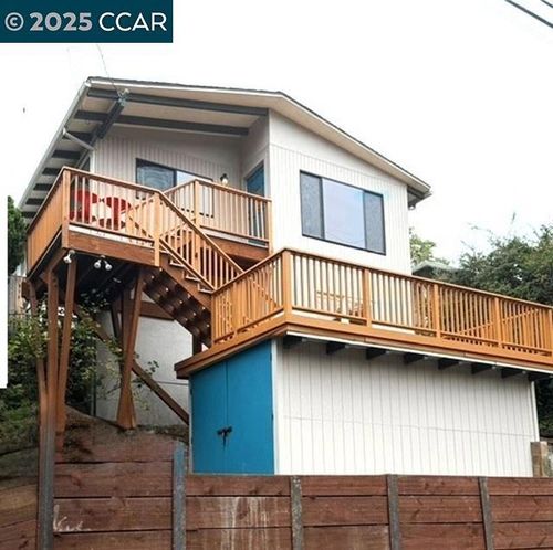 4271 Whittle Ave, Oakland, CA, 94602-2552 | Card Image