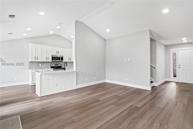 21 Hawthorne Ct, House other with 4 bedrooms, 2 bathrooms and null parking in Bluffton SC | Image 6