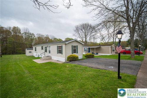 13 Clifton Manor Dr, Clifton Twp, PA, 18424-7728 | Card Image