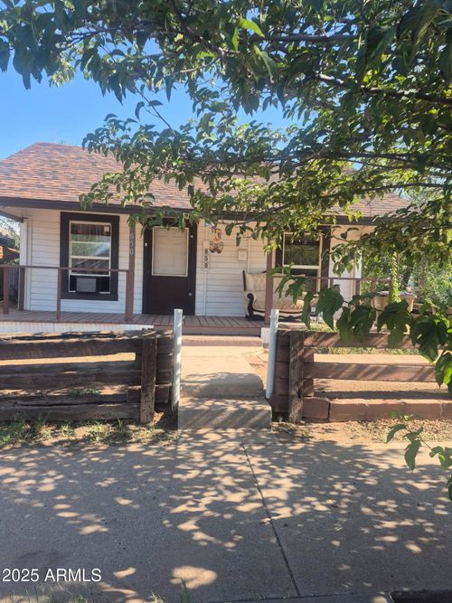 850 E 17th St, Douglas, AZ, 85607-1424 | Card Image