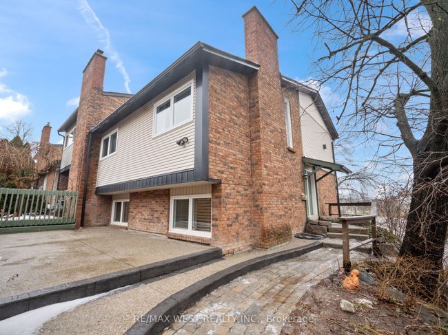 8 - 1564 Kerns Rd, Condo with 4 bedrooms, 2 bathrooms and 2 parking in Burlington ON | Image 40