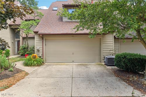 63 Starboard Cir, Akron, OH, 44319-3686 | Card Image