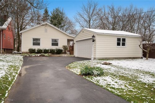 230 Clarencedale Ave, Youngstown, OH, 44512-1214 | Card Image