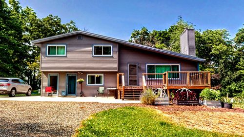 2493 Kunz Rd, Fort Atkinson, WI, 53538-9550 | Card Image