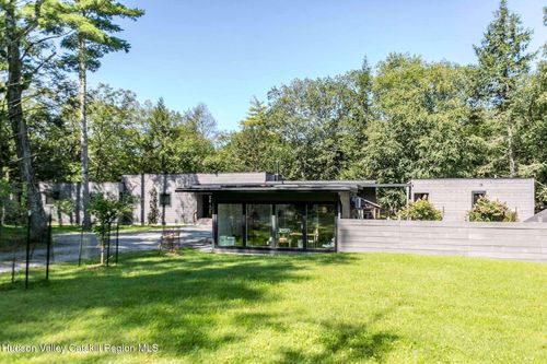 70 Raybrook Dr, Woodstock, NY, 12498-2105 | Card Image