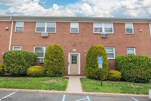 1c-33 Knox Ter, Wayne, NJ, 07470-2377 | Card Image