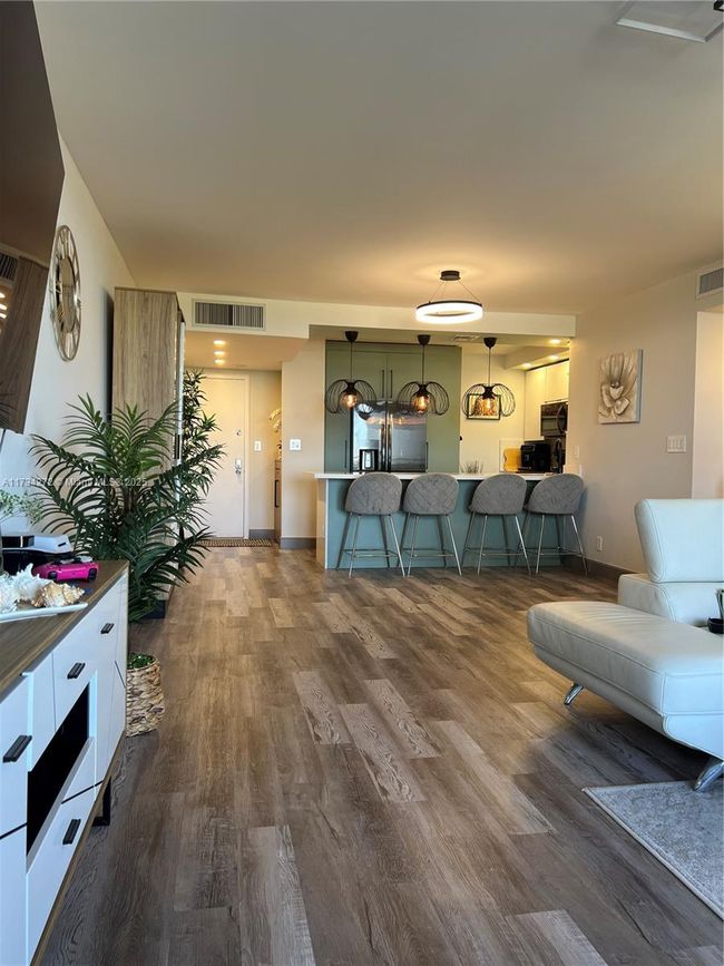 APT-504 - 600 Three Islands Blvd, Condo with 2 bedrooms, 2 bathrooms and null parking in Hallandale Beach FL | Image 16