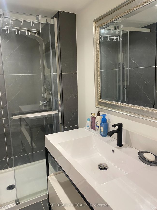 17 Camden Dr, House other with 2 bedrooms, 2 bathrooms and 1 parking in Concord ON | Image 20