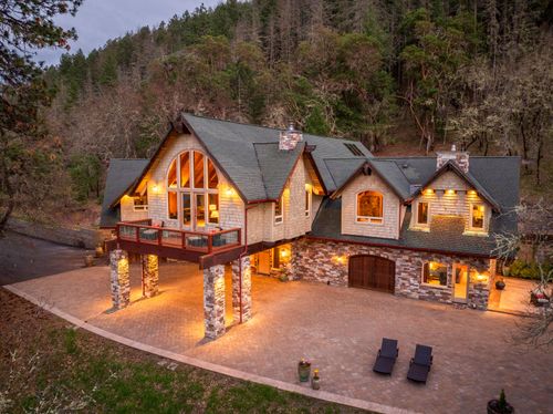 3998 Little Applegate Rd, Jacksonville, OR, 97530-9088 | Card Image