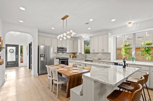 286 Stone View Trl, Austin, TX, 78737-2847 | Card Image