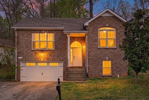 631 Hidden Valley Dr, Clarksville, TN, 37040-5248 | Card Image