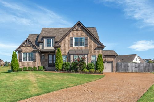 111 Sundown Cir, Gallatin, TN, 37066-1600 | Card Image