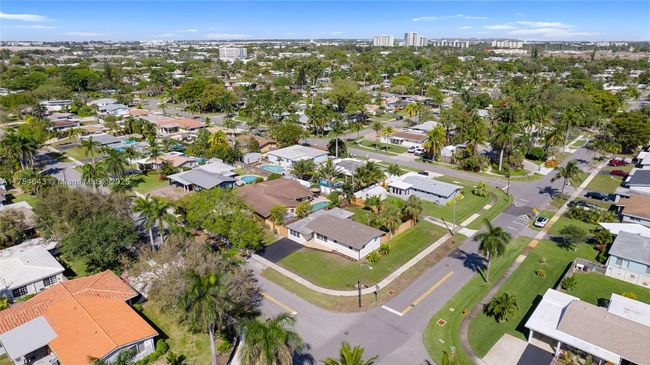 211 Sw 14 Th St, House other with 3 bedrooms, 2 bathrooms and null parking in Pompano Beach FL | Image 32