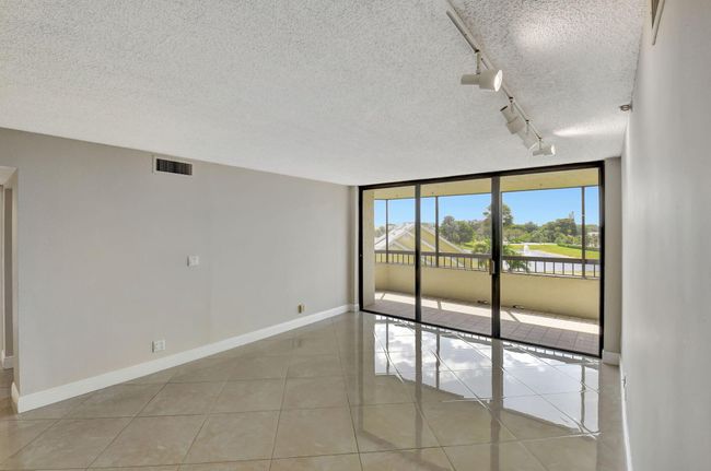 APT-302 - 6372 La Costa Dr, Condo with 3 bedrooms, 3 bathrooms and null parking in Boca Raton FL | Image 18