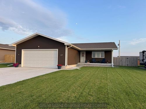 617 6th St, Phillips, NE, 68865-2000 | Card Image