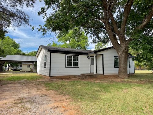 628 W 3rd St, Burkburnett, TX, 76354-1810 | Card Image