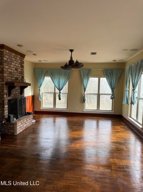 12876 Indian Springs Rd, Picayune, MS, 39466-7116 | Card Image