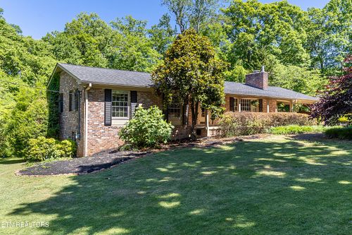 213 Beechwood Dr, Knoxville, TN, 37920-5037 | Card Image
