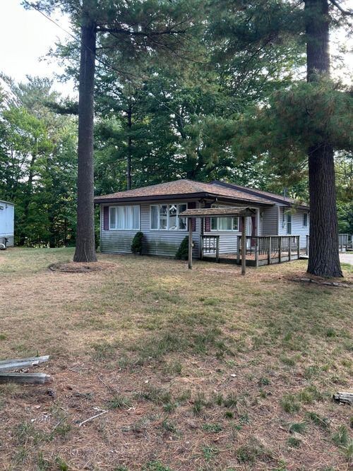 8529 W Easy St, Mears, MI, 49436-9423 | Card Image