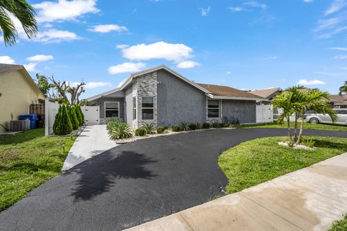 8200 Sw 3rd Ct, North Lauderdale, FL, 33068-1027 | Card Image