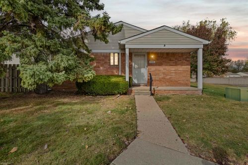 29294 E Brittany Ct, Roseville, MI, 48066-2021 | Card Image