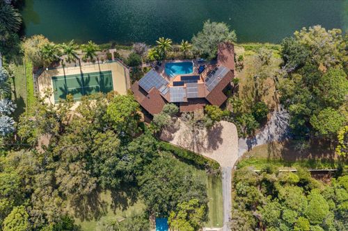 2402 Pine Hammock, CLEARWATER, FL, 33764-7522 | Card Image