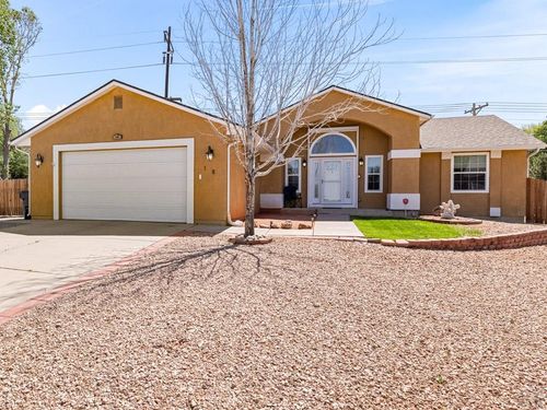 18 Swift Arrow Ct, Pueblo, CO, 81001-1800 | Card Image