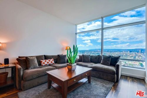 31f-900 W Olympic Blvd, Los Angeles, CA, 90015 | Card Image