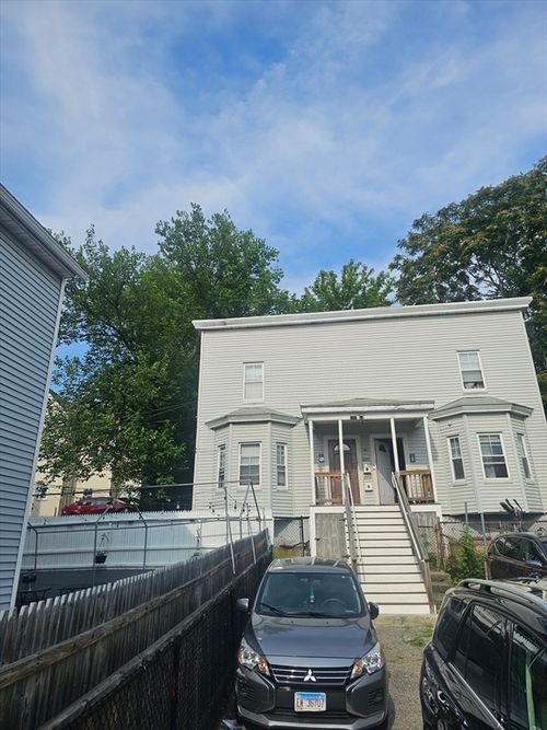 233-235 Main St, Everett, MA, 02149-5741 | Card Image