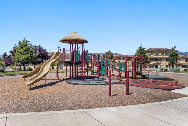 757 Roble St, Townhouse with 4 bedrooms, 3 bathrooms and 2 parking in Watsonville CA | Image 23