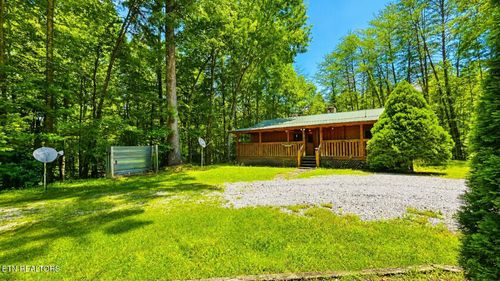 2950 Grassy Branch Loop, Sevierville, TN, 37876-9044 | Card Image