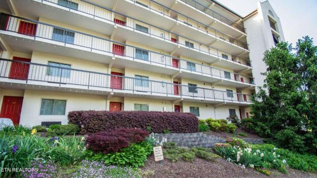 101 - 102 Baskins Creek Byp, Condo with 2 bedrooms, 2 bathrooms and null parking in Gatlinburg TN | Image 5