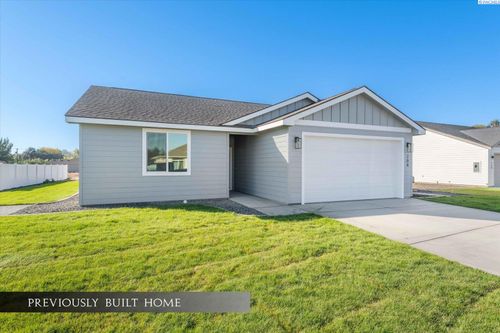 2721 S Beech St, Kennewick, WA, 99337-5414 | Card Image