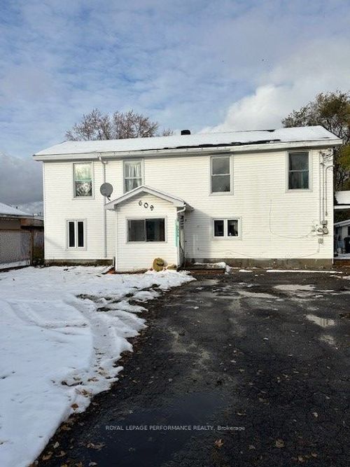 {{alt}} | Card Image