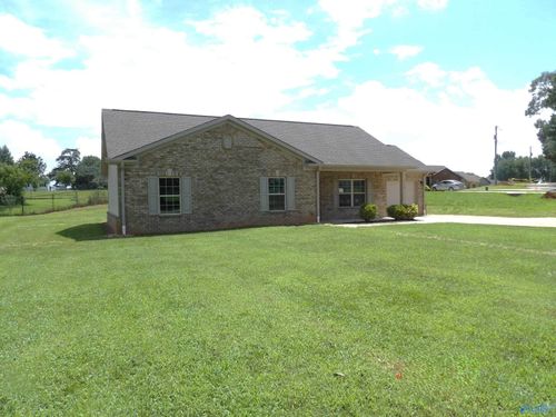 515 Banyon Rd, Toney, AL, 35773-8967 | Card Image