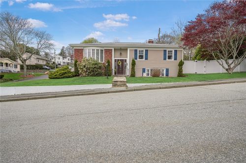 6 Longmeadow Dr, North Providence, RI, 02904-3341 | Card Image