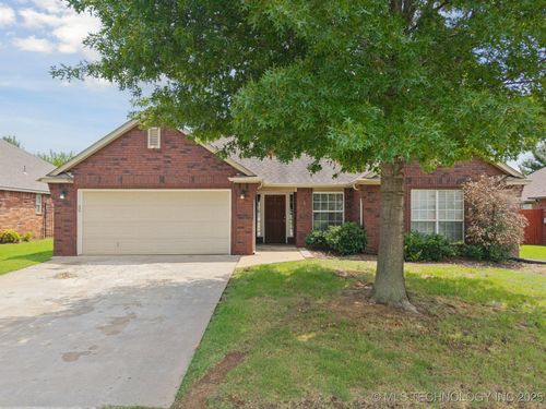 10304 E 98th St N, Owasso, OK, 74055-2388 | Card Image