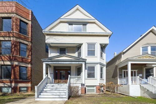 2108 W Addison Street, Chicago, IL, 60618 | Card Image