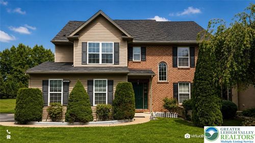 2014 Rolling Meadow Dr, Macungie, PA, 18062-8872 | Card Image