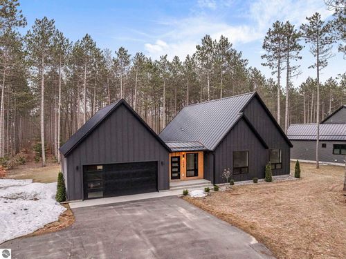 1928 Cascade Trl, Traverse City, MI, 49685-9283 | Card Image