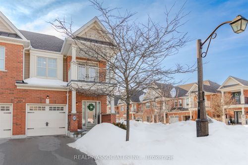 19 Bearings Ave, Stouffville, ON, L4A0W6 | Card Image