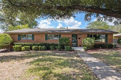 4504 Owendale Drive, House other with 3 bedrooms, 2 bathrooms and null parking in Benbrook TX | Image 1