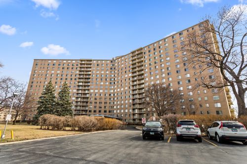 ste-312-7061 N Kedzie Ave, Chicago, IL, 60645-2857 | Card Image