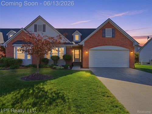 7035 Iris Ct, Grand Blanc, MI, 48439-2315 | Card Image
