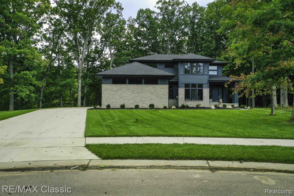 Cambridge Cir, Clarkston, MI 48346 #1