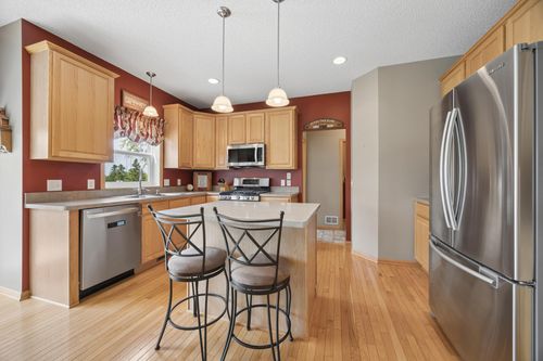 11265 68th St Ne, Albertville, MN, 55301-4581 | Card Image